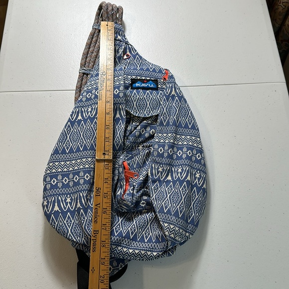 Kavu Out Foxed Printed Rope Sling Bag Canvas approx. 11"x19" - Picture 4 of 8